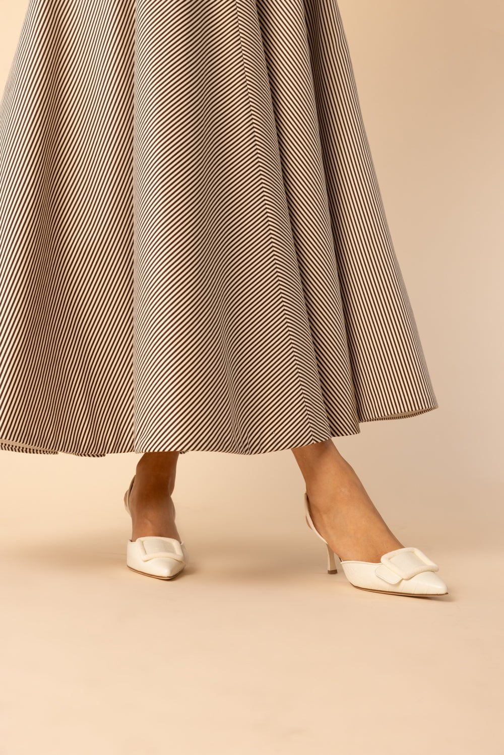 Open-toed high heels - light cream